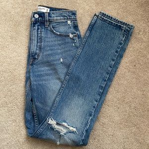 Womens Abercrombie and Fitch 90’s Skinny High Rise Jeans